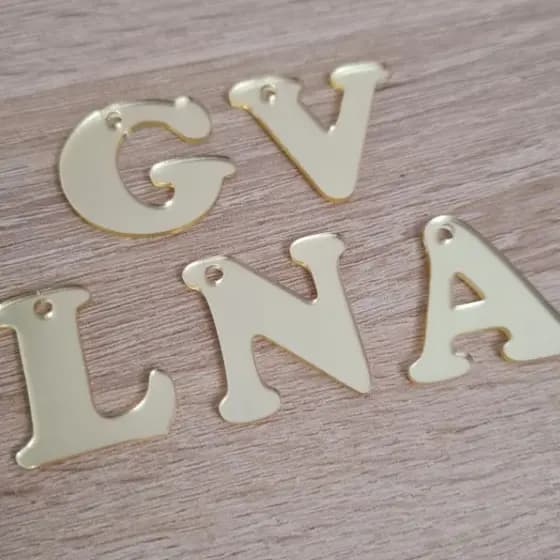 Letras Pingente com Furo em Acrílico Espelhado 3cm