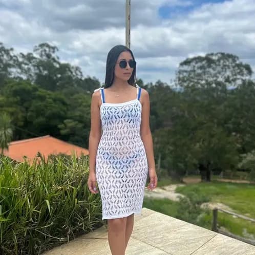 Saida de Praia Curta Elegante Verão 2025 Luxo Furinhos Confortavel
