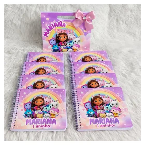 Kit sacolinha + livrinho de colorir A casa mágica de Gabby - pegue e monte - qualquer tema.