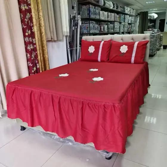 Colcha com Babado bordada com Fronhas em Oxford - Artesanal e Elegante