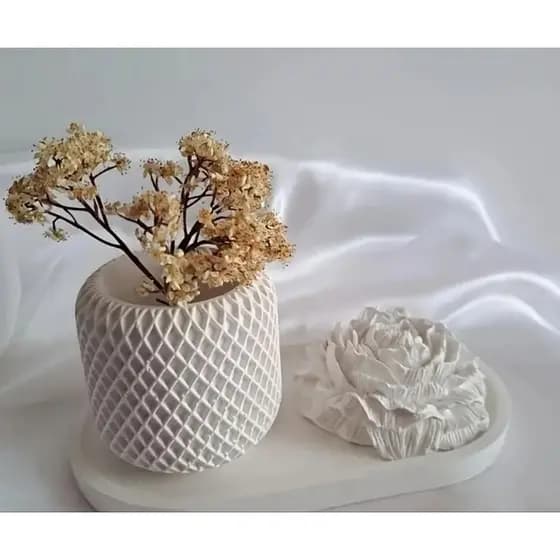 Bandeja decorativa em gesso + vaso + rosa peônia em gesso