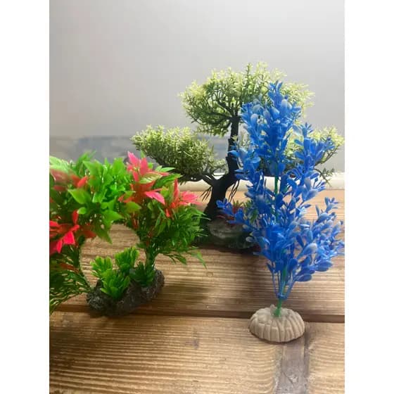 Lindo kit com 03 plantas artificiais para seu aquario