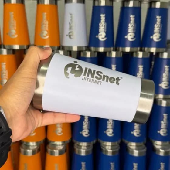 KIT COM 10PÇS OU 20PÇS COPOS TÉRMICOS 473M PERSONALIZADOS A LASER - SUA LOGO OU SEU NOME!