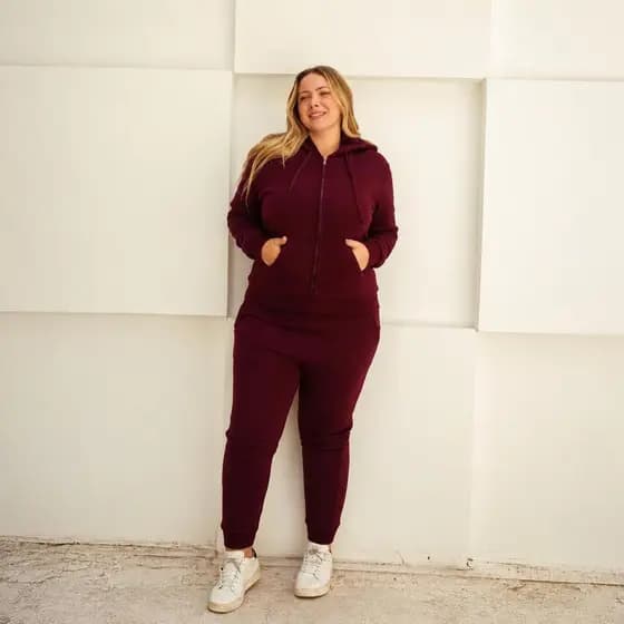 Conjunto Moletom Peluciado Plus Size Blusa com Ziper Capuz e Bolsos Canguru