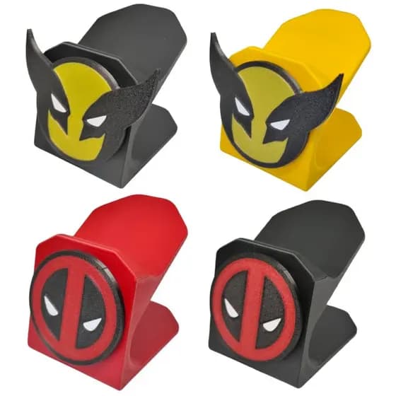 Suporte Base Expositor de Controle Gamer Jogo DeadPool Wolverine PS5 PS4 Xbox Geek Setup Decorativo