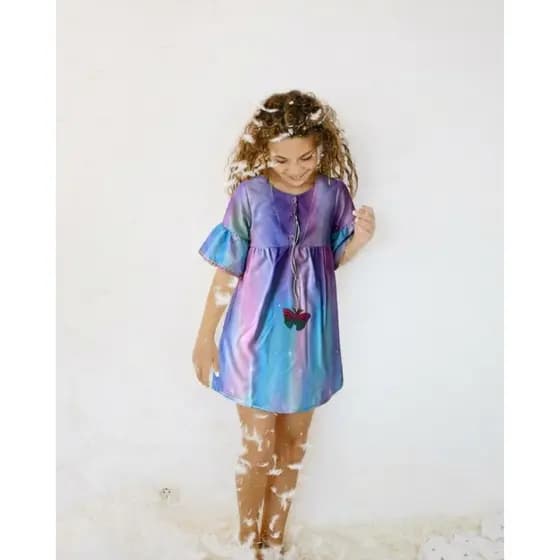 Vestido Infantil Encantado – Efeito Degradê e Borboleta Mágica