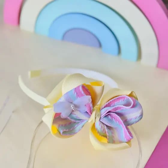 Tiara infantil / Tiara colorida amarela / Arco infantil /diadema / Tiara AC / com borboleta de ladinho