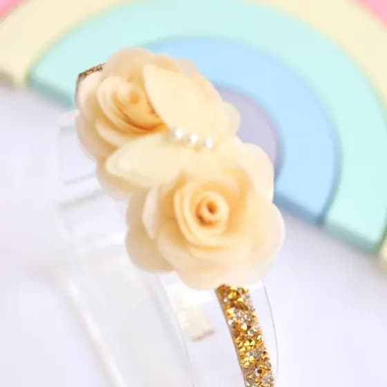 Tiara Flor de organza creme / Arco infantil / / Tiara infantil de luxo / Diadema/ Tiara de luxo infantil