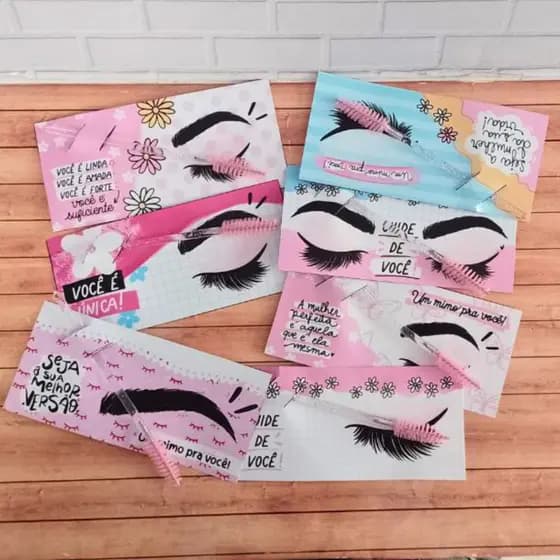 Tag Escovinha Personalizada para Cílios e Sobrancelhas Brinde para Lash Designer e Micropigmentação Kit com 30 e 50 un