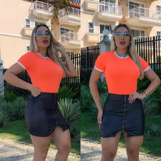 Body camisetinha e com gola com Fecho malha canelada