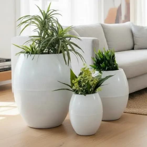 Kit 3 vasos para plantas em polietileno Oval liso P, M e G, ideal para decoração de sala, escritórios, área externa