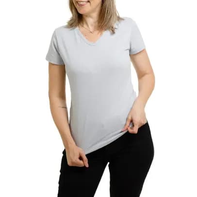 Camiseta baby look feminina decote V em algodão