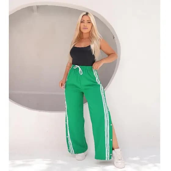 Calça Feminina Andressa Pantalona Esportiva com Botões Laterais