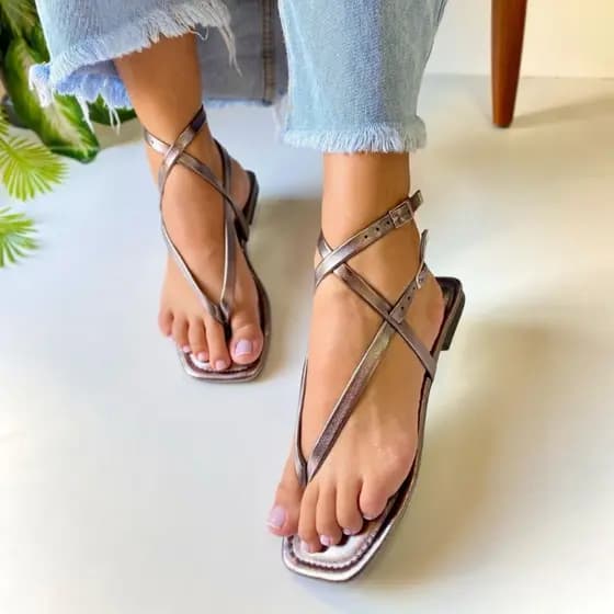 Rasteirinha Feminina de Tiras com Fivela Confortável Cinza Metalizado Casual Dia a Dia – 34 ao 39