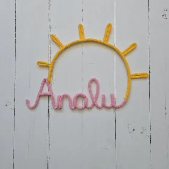 Nome com sol em tricotin (até 6 letras) leia toda a descrição do anúncio / porta-maternidade