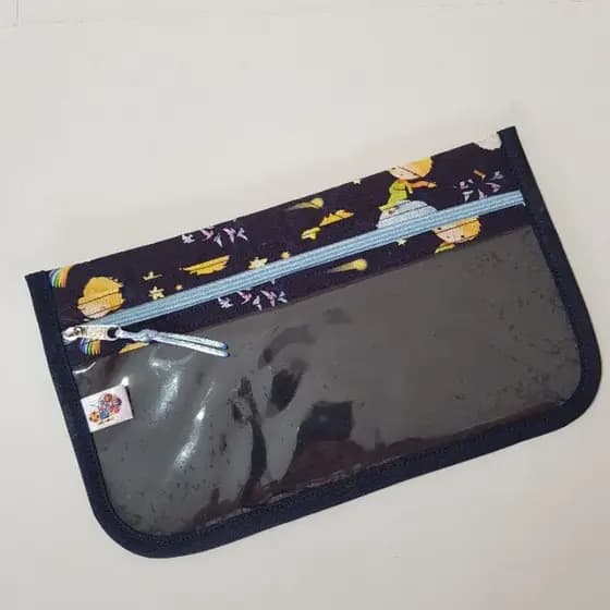 Porta Higiene Bucal Escolar de Tecido e Forrada com Plástico. Pequeno Principe