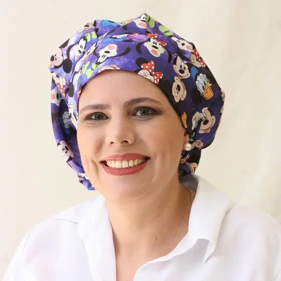 TOUCA CIRÚRGICA FEMININA ENFERMAGEM CABELOS CACHEADOS TRANÇAS AFRO BLACK COM ELÁSTICO PERSONAGEM