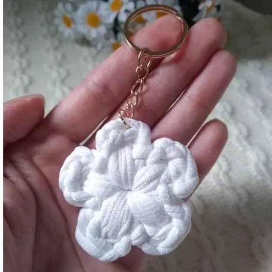 Kit 40 ou 50 Chaveiro Flor + embalagem - crochê - lembrancinhas - aniversários - mimos - lembrança