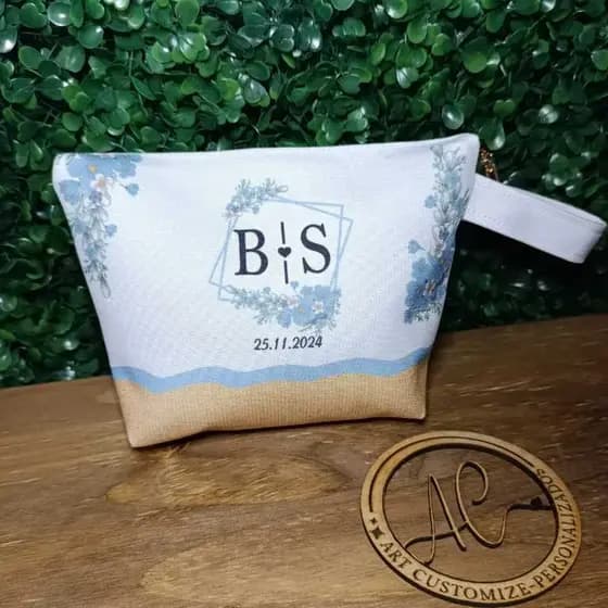 Nécessaire Personalizada Com inicias e Nome para Casamento Formatura Lembrancinhas