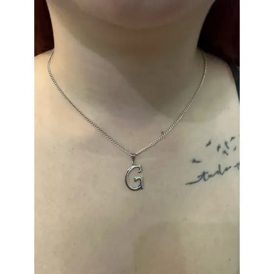 colar modelo inicial do nome G feminino aço antialérgico novo