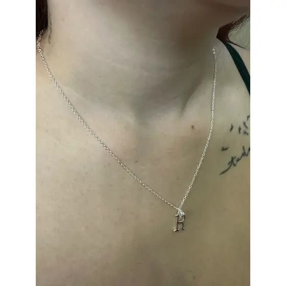 colar de inicial do nome R letra feminino aço inoxidável antialérgico
