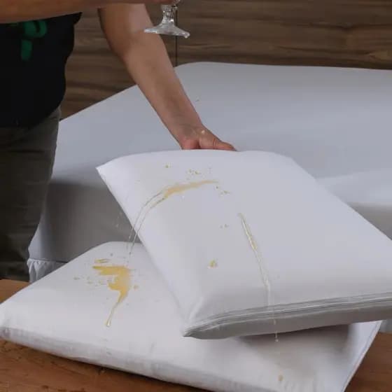 Fronha Impermeável Avulsa Branca Com Zíper 0,70cm x 0,50 - RC Confecções