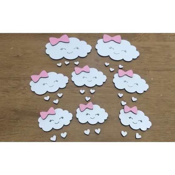 Kit aplique Nuvens com 8 peças em MDF.