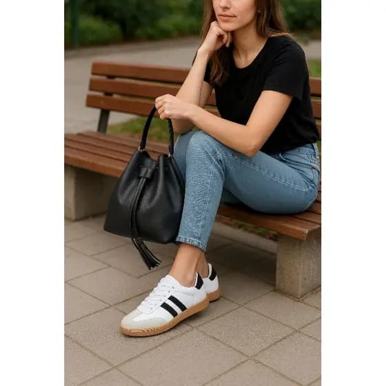 Kit comTenis Retro Listras e Bolsa Saco Moderna e Casual
