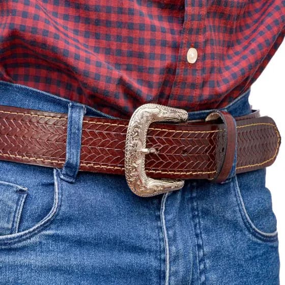 Cinto Country com Fivela Tradicional para Homem e Mulher Rodeio Couro legitimo