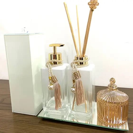 Kit Lavabo Branco e Dourado com Porta Joias/ Bijuteria Difusor Aromatizador de Ambiente com Vareta Decorada Porta