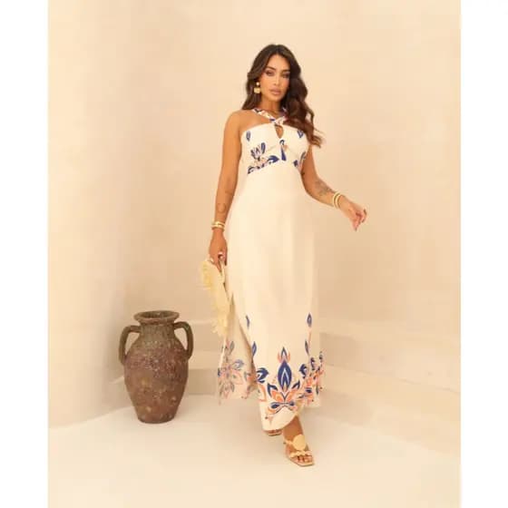 Vestido Longo Branco com Estampa – Sofisticação e Charme em Cada Detalhe