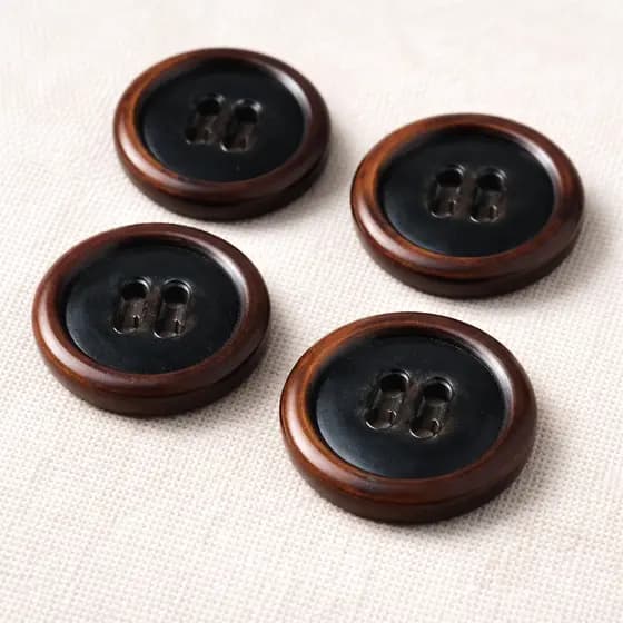 Botão de Costura 4 Furos N°24 Detalhes em Caramelo 15mm Para Roupas 10 Unidades