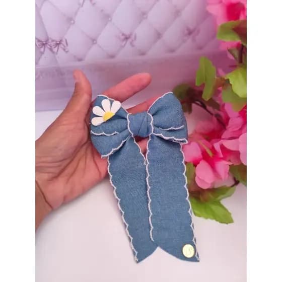 Laço de Ponta Margarida🎀 Laço Infantil com calda🎀 Laço jeans Margaridas 🎀