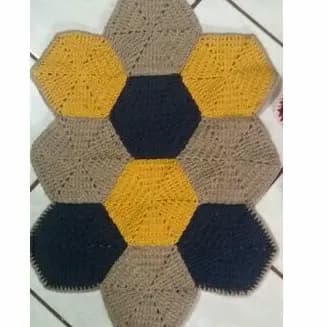 tapete de crochê hexagonal .tapete avulso para porta medida 55 por 45 .promoção, envio imediato