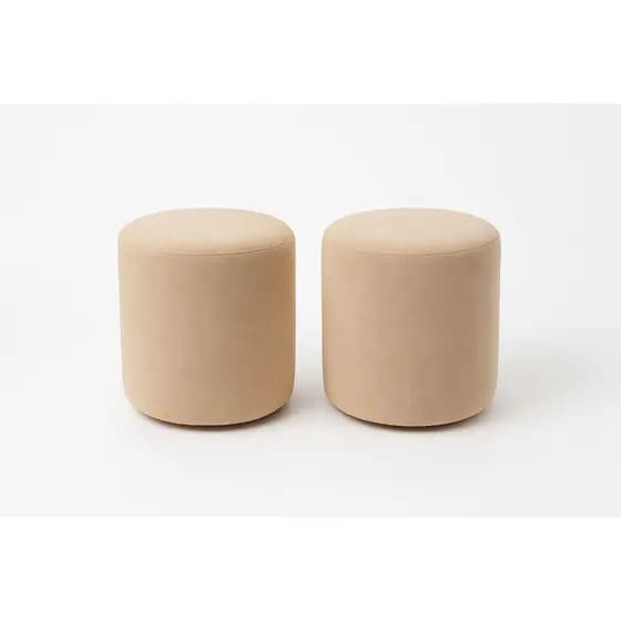 Kit 2 Puff Nilo Decorativo Para Sala Quarto Recepção Escritório Base De Metal Suede Cores.