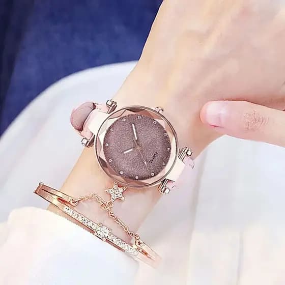 Relógio Feminino de Pulso Quartz de Couro e Bracelete Estrela