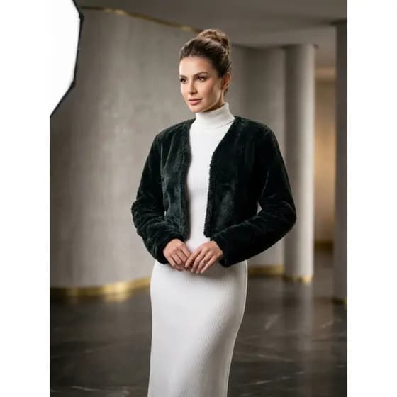 Casaco Peluciado Feminino Teddy Curto Inverno Quentinho Macio Jaqueta de Pelo Moda LuxoFrio Elegante