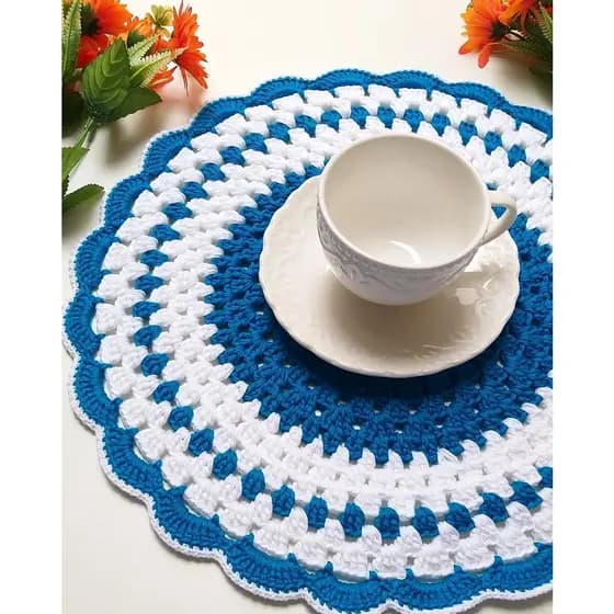 Descanso De Crochê Branco e Azul Tradicional