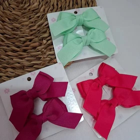 Kit 2 Laços Infantil azul 8cm com Pontas no Bico de Pato Laço para Cabelo Meninas Escolar Festas Jeitinho de Menina Laço