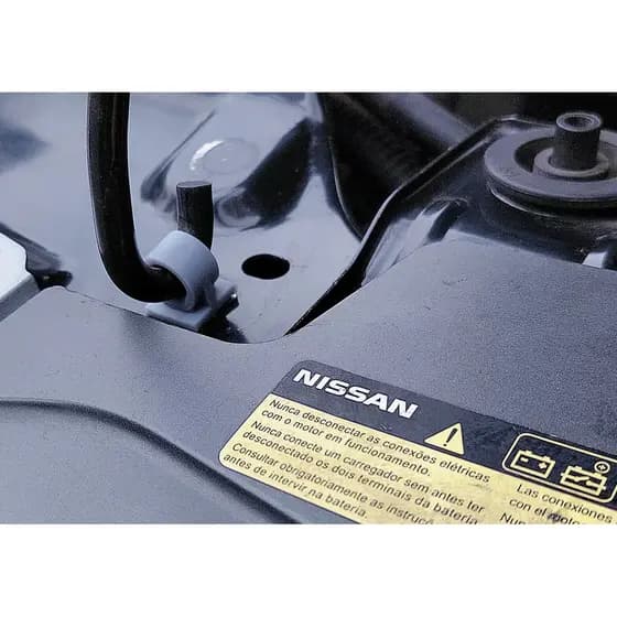 Suporte Base Guarda Vareta Do Capô Original Nissan Sentra