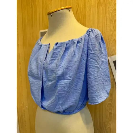 Blusa de Linho com Decote Quadrado