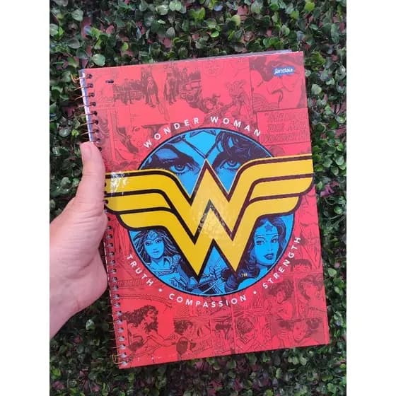 CADERNO MULHER MARAVILHA C/ ADESIVOS ENVIO IMEDIATO
