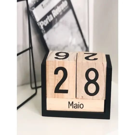 Calendário Permanente Decorativo Cubo De Mesa Madeira