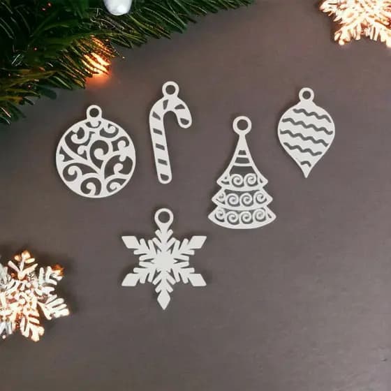 Kit com 30 Enfeites de Natal Brancos em 3D | Acompanha Ganchos | Decoração Moderna para Árvore de Natal 🎄