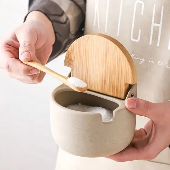 Saleiro Açucareiro Porta Sal Cerâmica Com Tampa E Colher De Bambu Saleira Grano De Mesa Cozinha