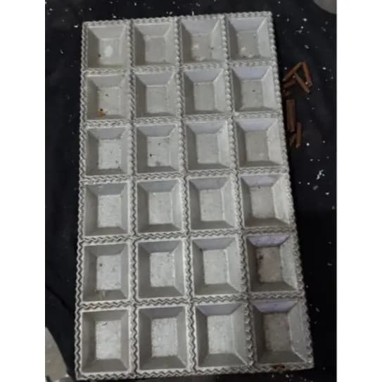 Forma Para Modelar Ravioli Mini Pasteis Massa 24 Cavas