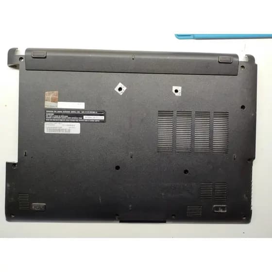 Base inferior do notebook Lenovo L4030