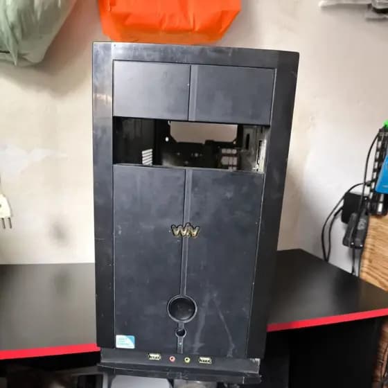 gabinete para computador (CPU) vazio usada