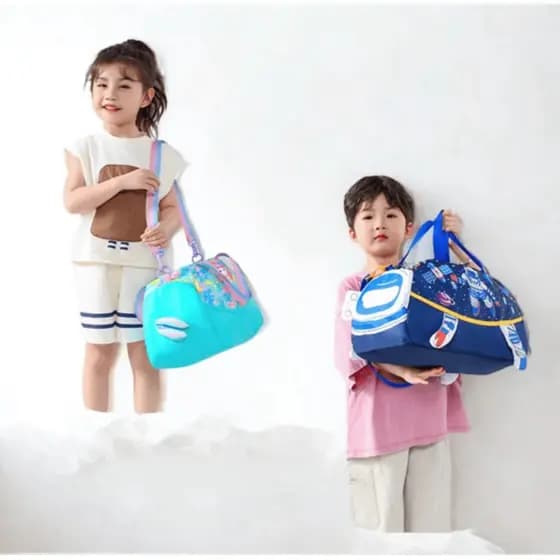 Bolsa mala infantil academia natação viagem . Bolsa Mala Maternidade personagens pernoite.