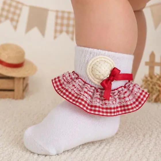 Meia Bebê Festa Junina Xadrez Renda Babado e Laço Cano Médio Look Caipira Completo Arraiá São João